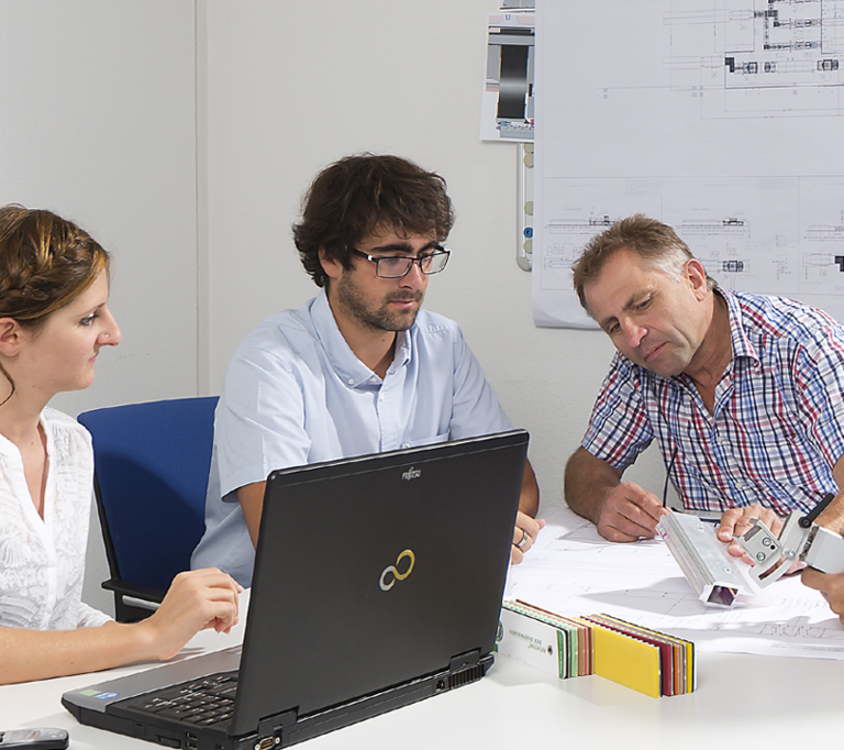 Development partner for customer-specific applications and processes Development partner for customer-specific applications and processes