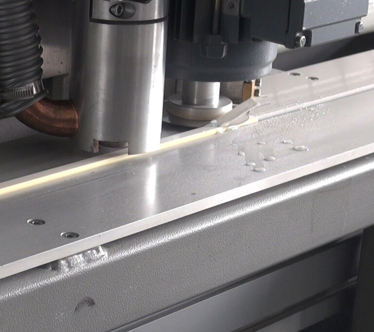 Machine à découper les racles Machine à découper les racles en pratique