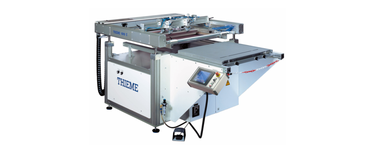 Semi-automatic printing machine for printing on rigid and flexible materials as used in electronic applications