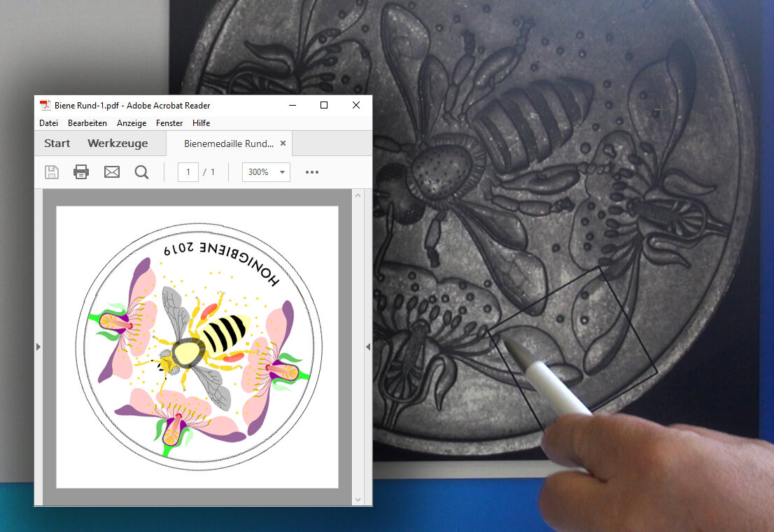 Reference frame with bee