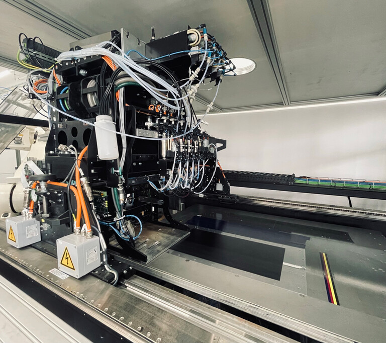 Special digital printing machine the digital printing of foils (IML)