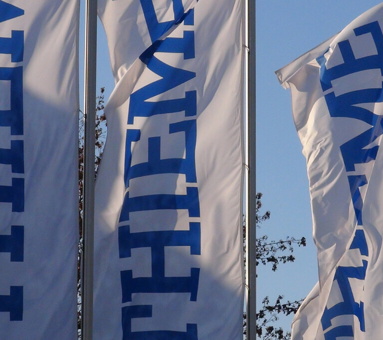Thieme Fahnen Thieme firmeneigene Fahnen